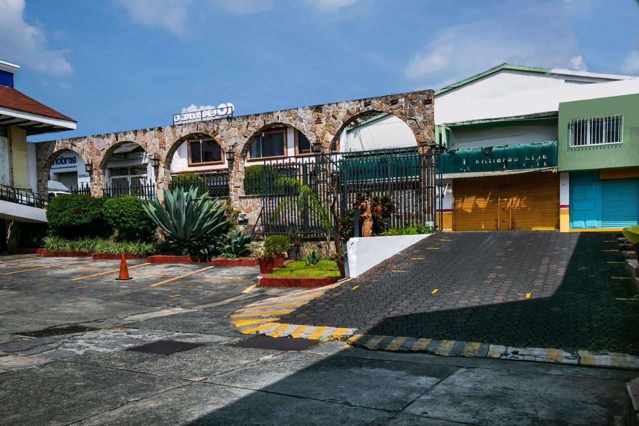 Capital O Continental Ii, Uruapan Hotel Uruapan  Bagian luar foto