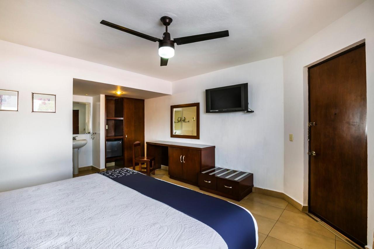 Capital O Continental Ii, Uruapan Hotel Uruapan  Bagian luar foto