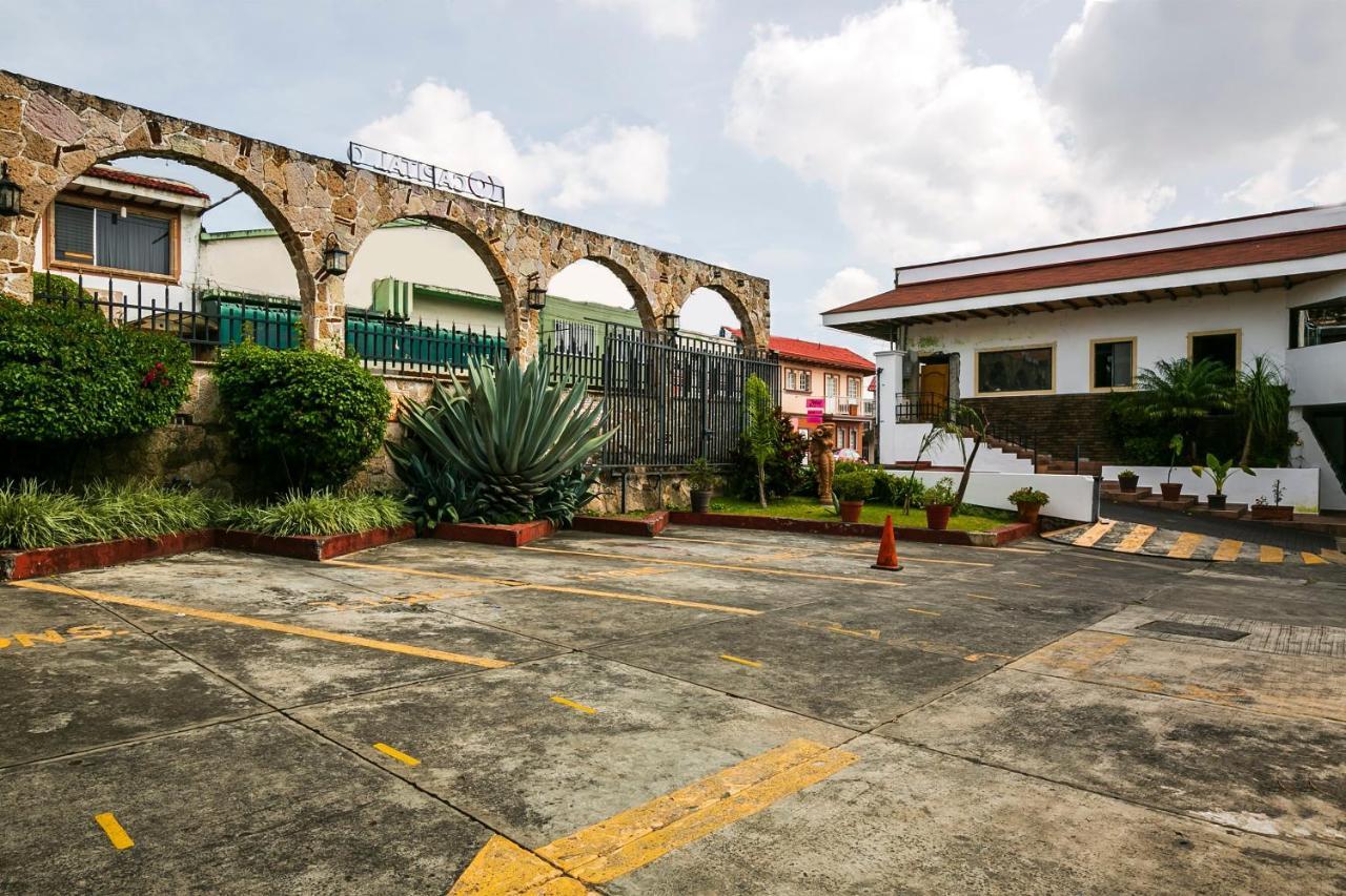 Capital O Continental Ii, Uruapan Hotel Uruapan  Bagian luar foto