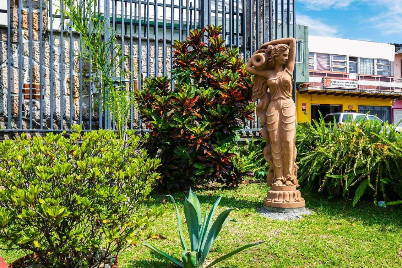 Capital O Continental Ii, Uruapan Hotel Uruapan  Bagian luar foto