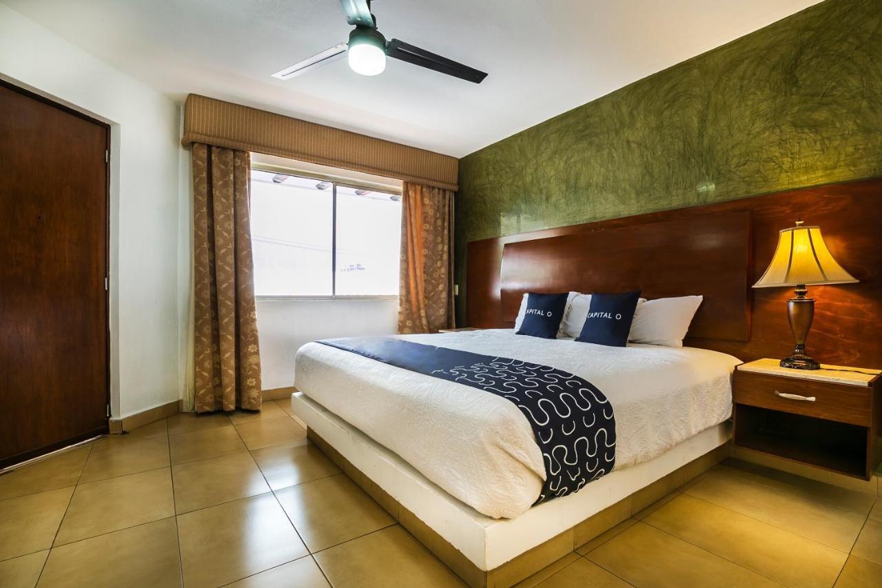 Capital O Continental Ii, Uruapan Hotel Uruapan  Bagian luar foto
