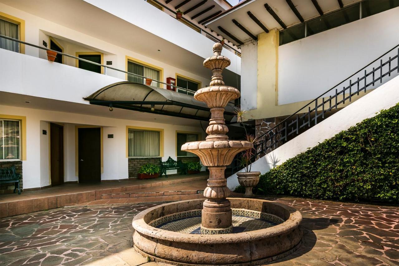 Capital O Continental Ii, Uruapan Hotel Uruapan  Bagian luar foto